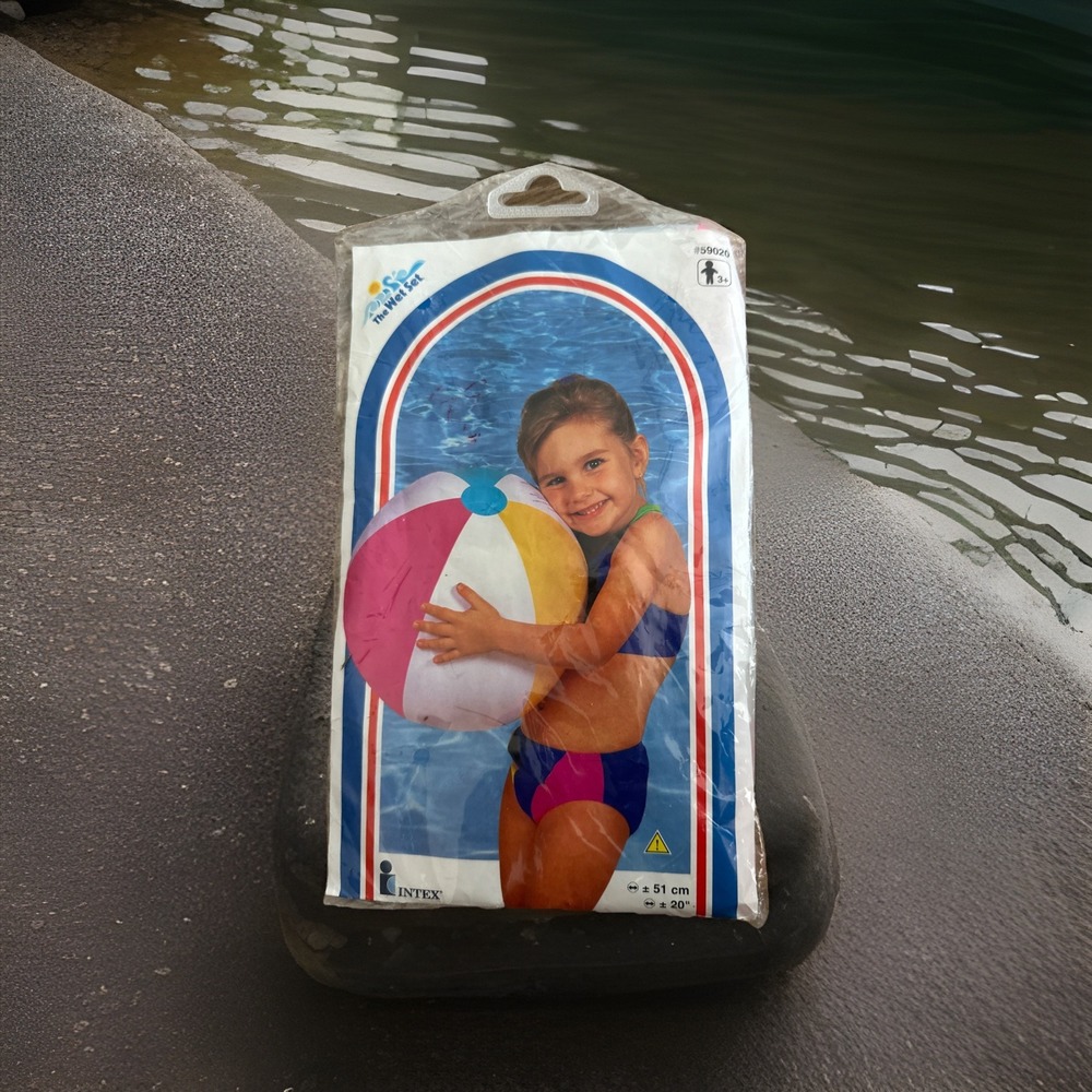 VINTAGE 1999 Intex  20" Beach Ball #59020 The‎ Wet Set - Old Stock Sealed RARE!